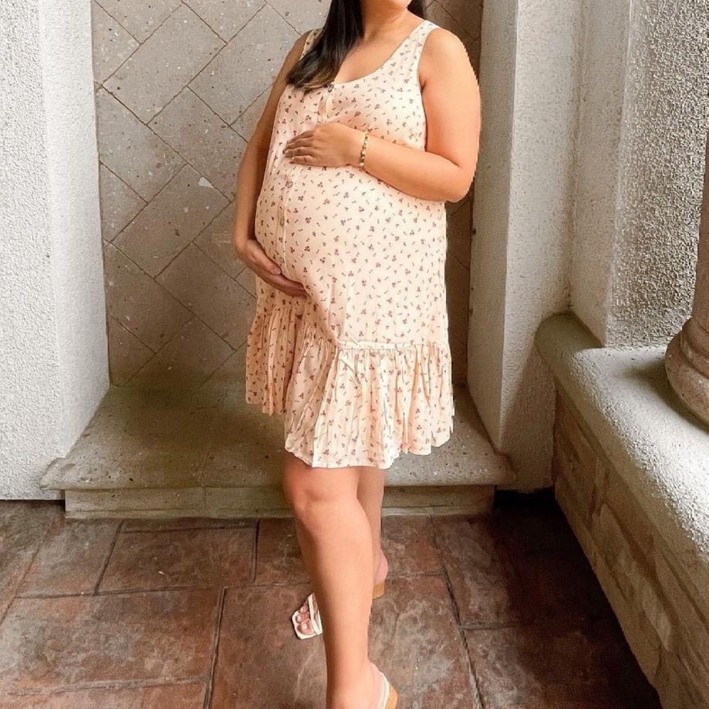 Sleeveless crepe floral maternity dress